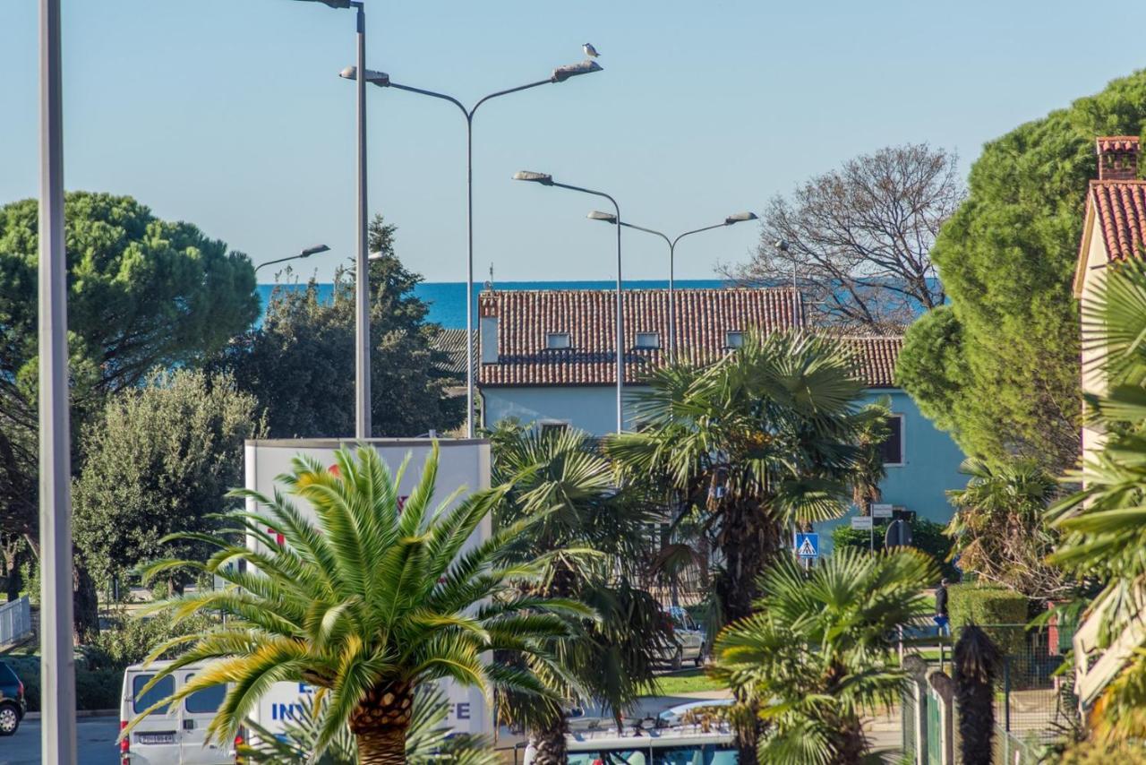 Apartment Complex Iris Porec Esterno foto
